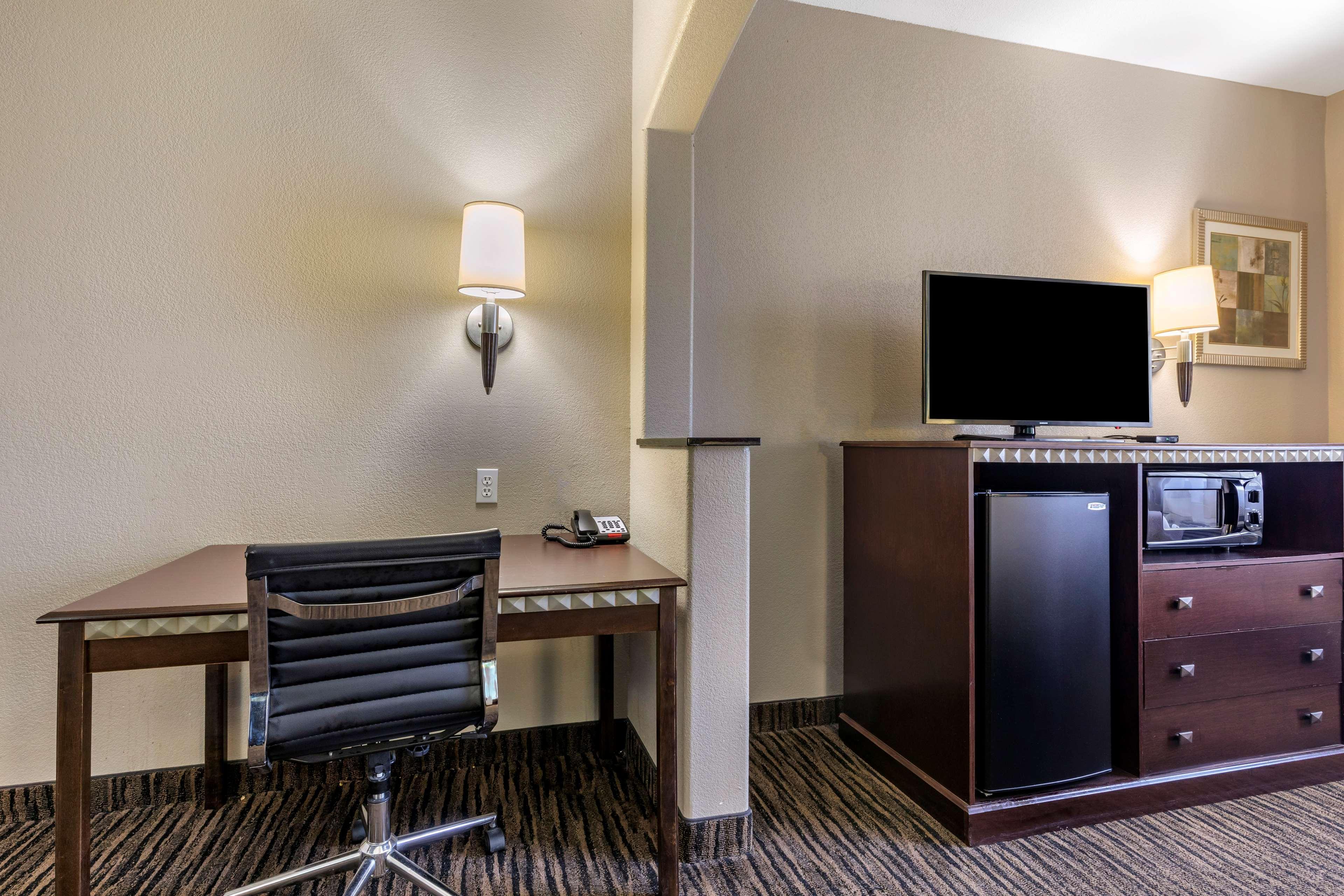 Western Hotel Mineola